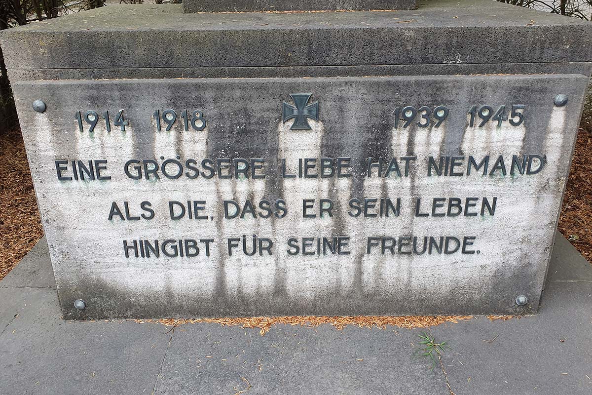 Denkmal Steinreinigung vorher